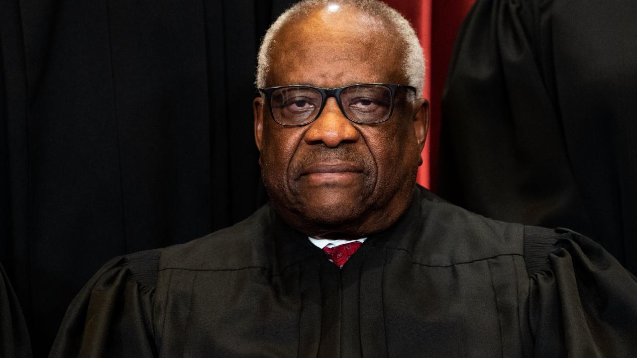 Justice clarence mississippi opinion racism prosecutor yale racist mending fences upi astonishing thinks separatist nationalist cant fixed pessimistic dissenting regarding